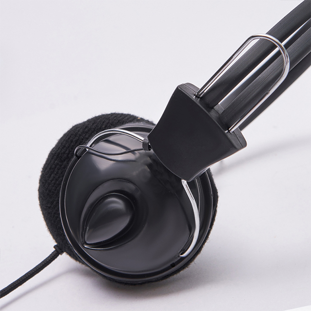 Computerkabelgebundener Kopfhörer