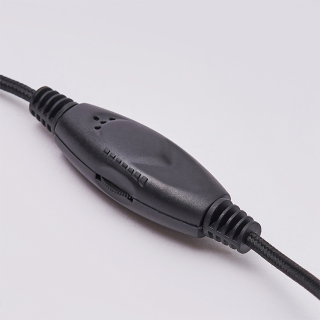 Computerkabelgebundener Kopfhörer